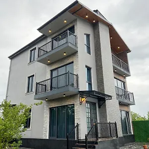 Villa Feel Georgia فيلة